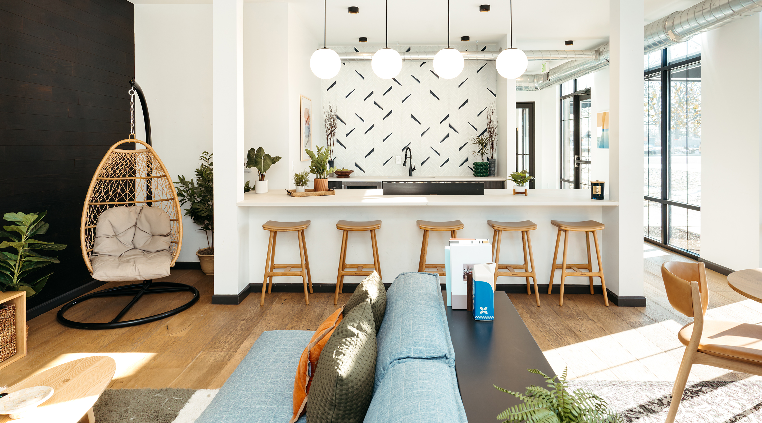 Sleek, elevated lobby and study areas help boost creativity and collaboration.